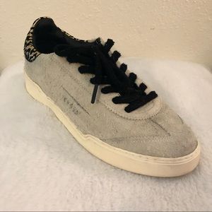 Suede Sneaker 38